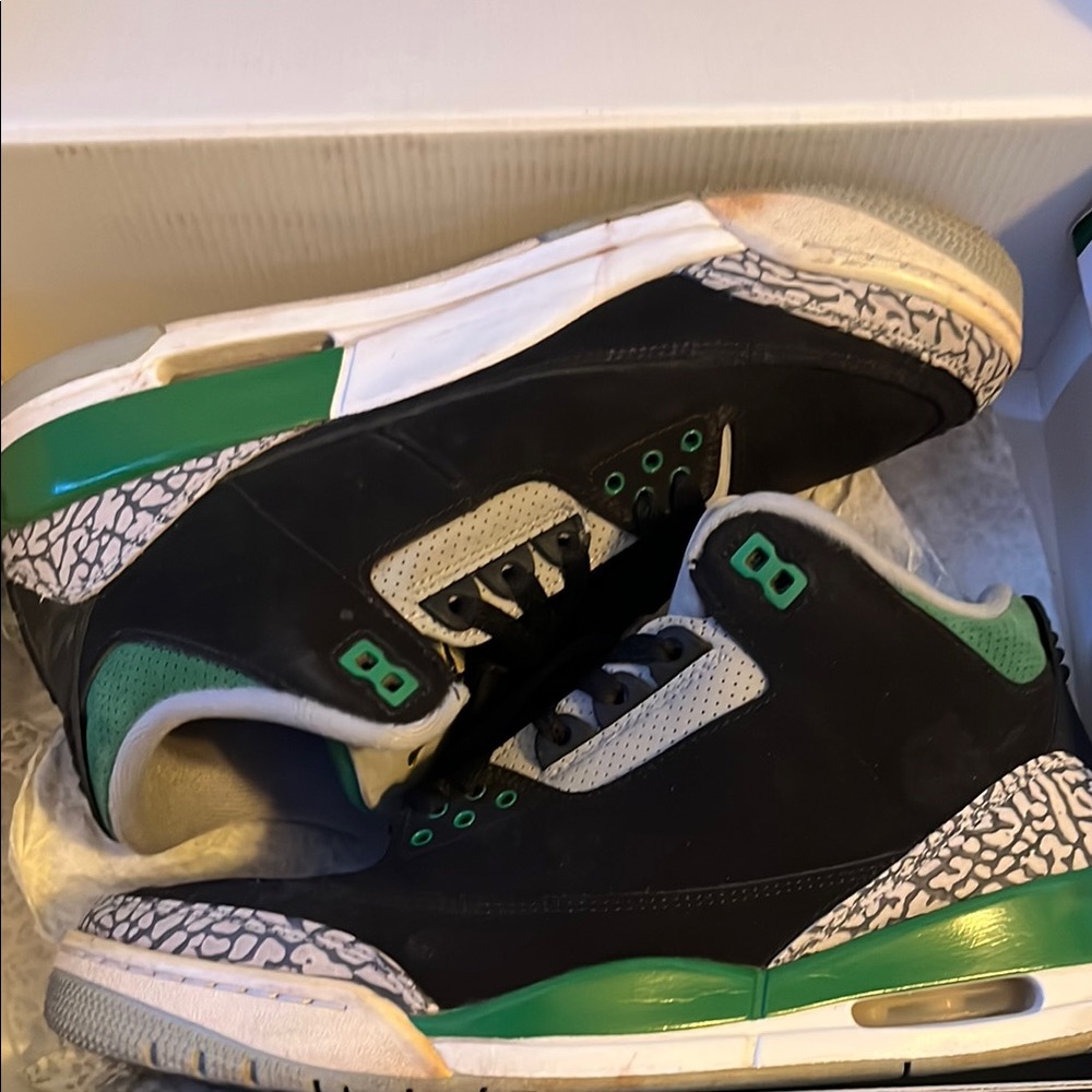 Jordan 3 retro pine green size 9